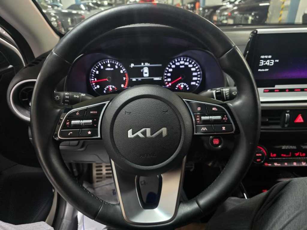 KIA K3 - Vista 8
