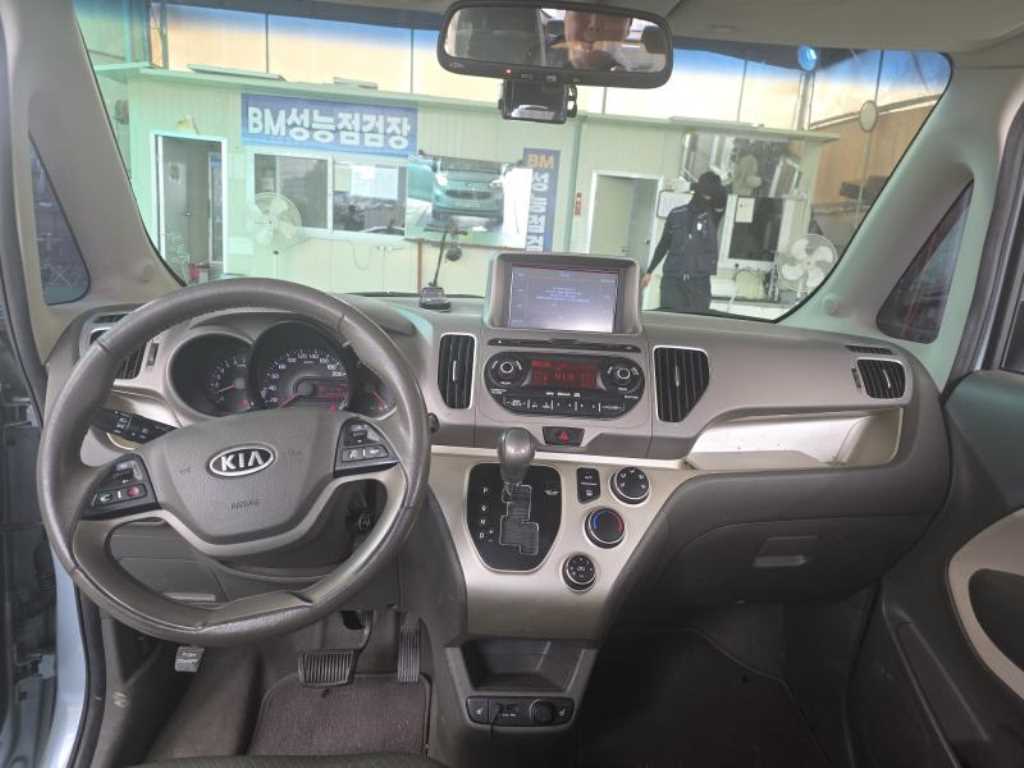 KIA Ray - Vista 5