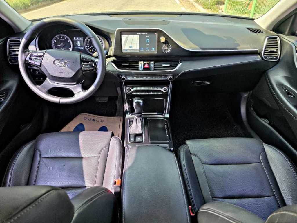 HYUNDAI Grandeur - Vista 9