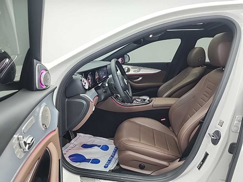 Mercedes Benz E class - Vista 11