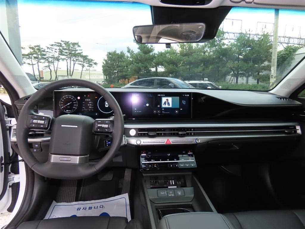 HYUNDAI Grandeur - Vista 7