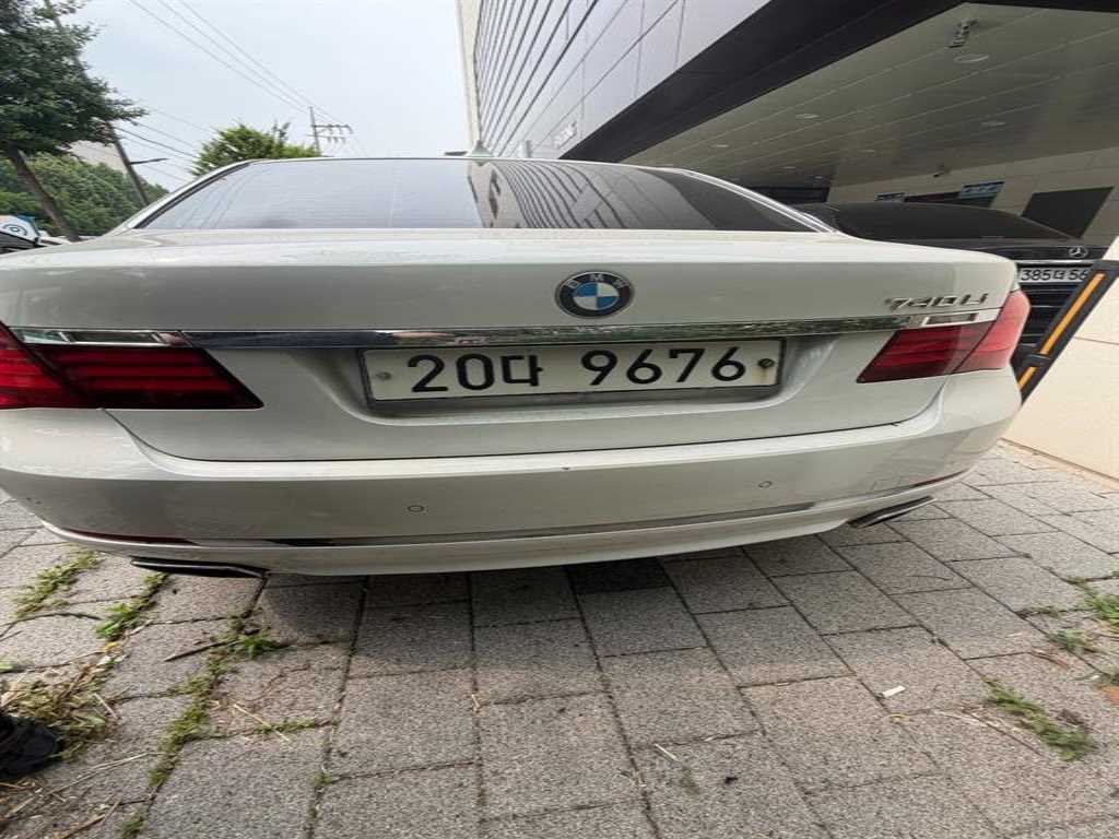 BMW 7 Series - Vista 3
