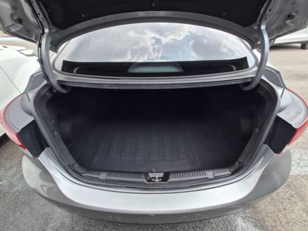 HYUNDAI Avante 2015 Gris - Importación desde Corea - HF Imports Iquique - Foto 16