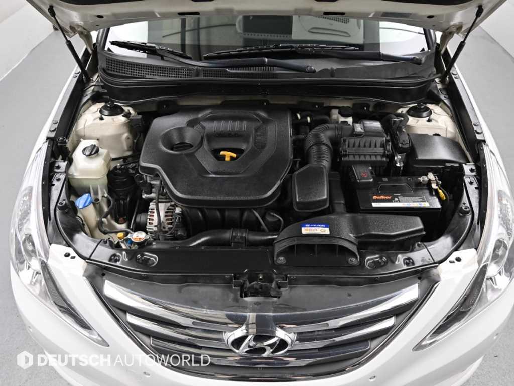 HYUNDAI Sonata - Vista 6