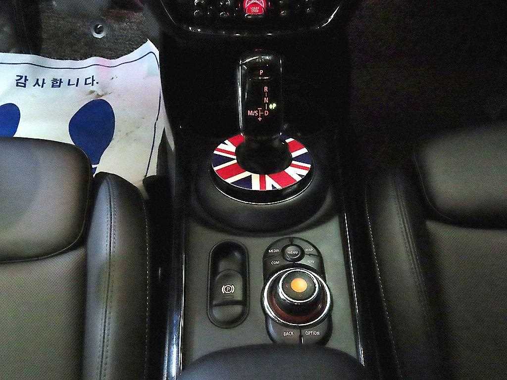 Mini Clubman - Vista 12