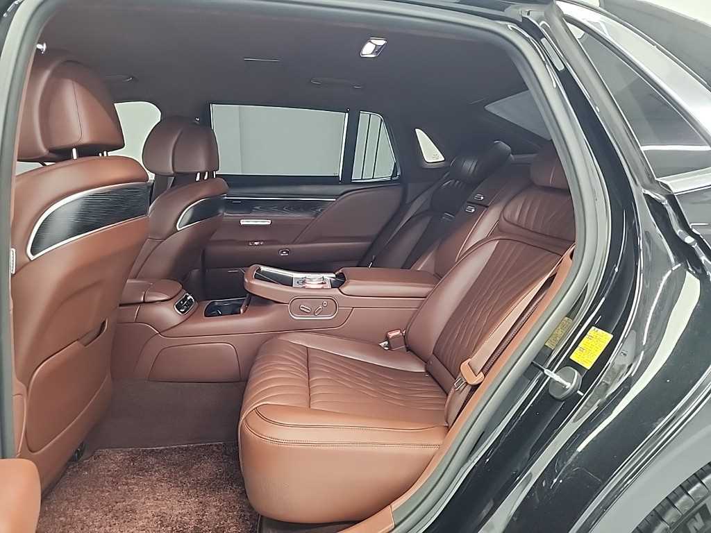 Genesis G90 - Vista 12