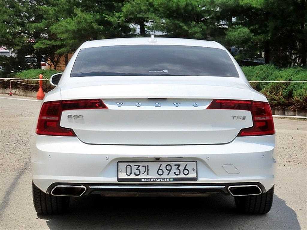 Volvo S90 - Vista 4