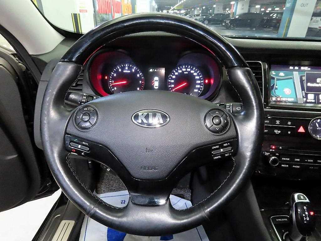 KIA K9 - Vista 8