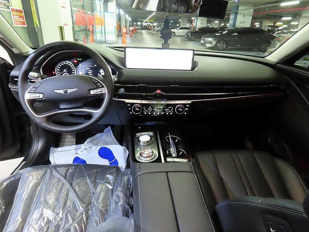 Genesis G80 - Vista 10