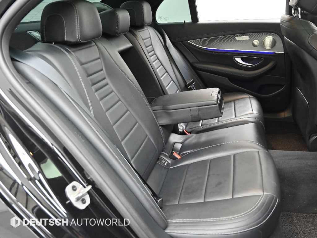 Mercedes Benz E class - Vista 12