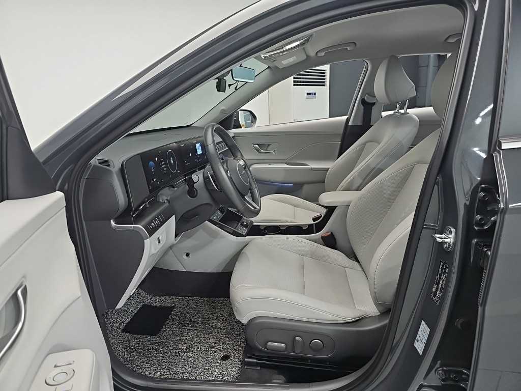 HYUNDAI Kona - Vista 11