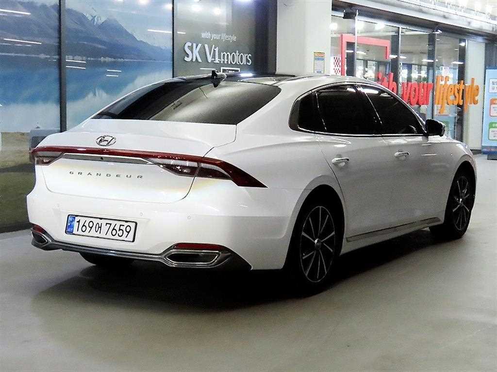 HYUNDAI Grandeur - Vista 4