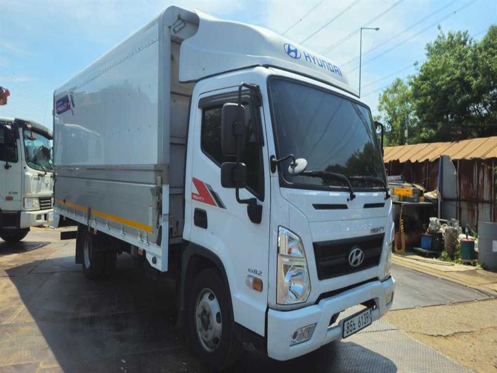 medium and large cargo truck - Vista 2