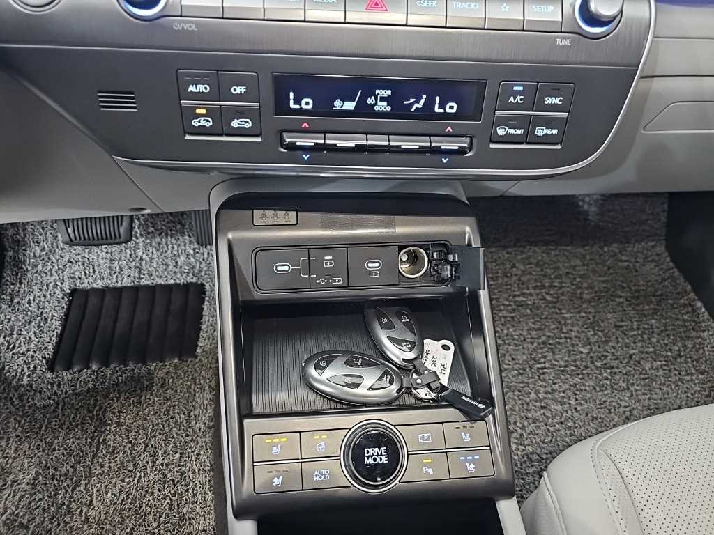 HYUNDAI Kona - Vista 10