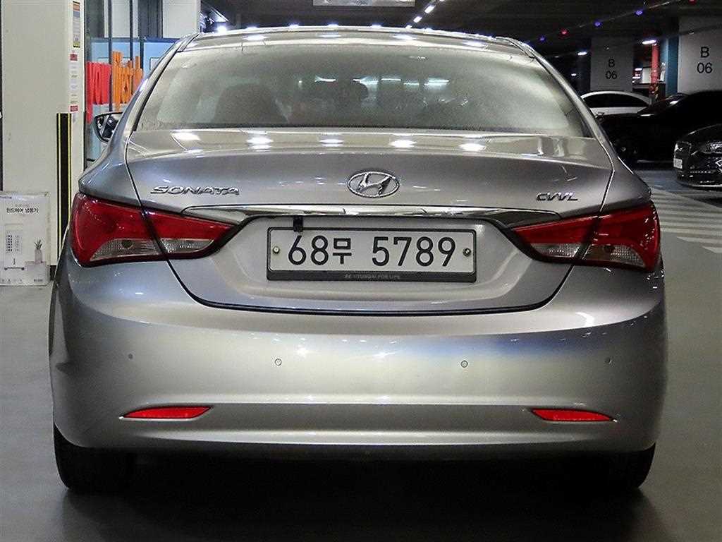 HYUNDAI Sonata - Vista 5