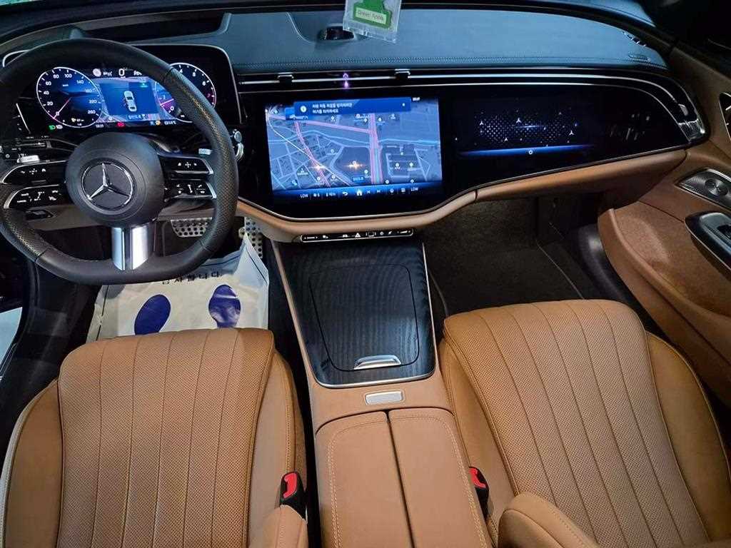 Mercedes Benz E class - Vista 10