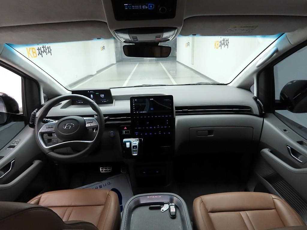 HYUNDAI Staria - Vista 6