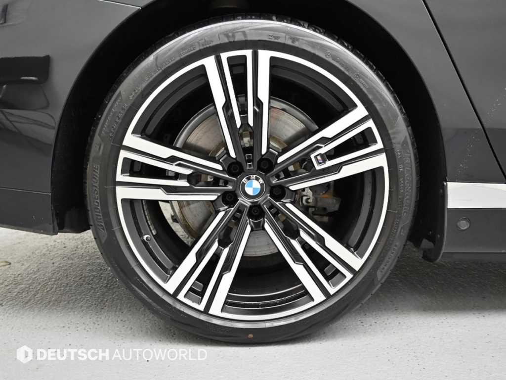 BMW i7 - Vista 5