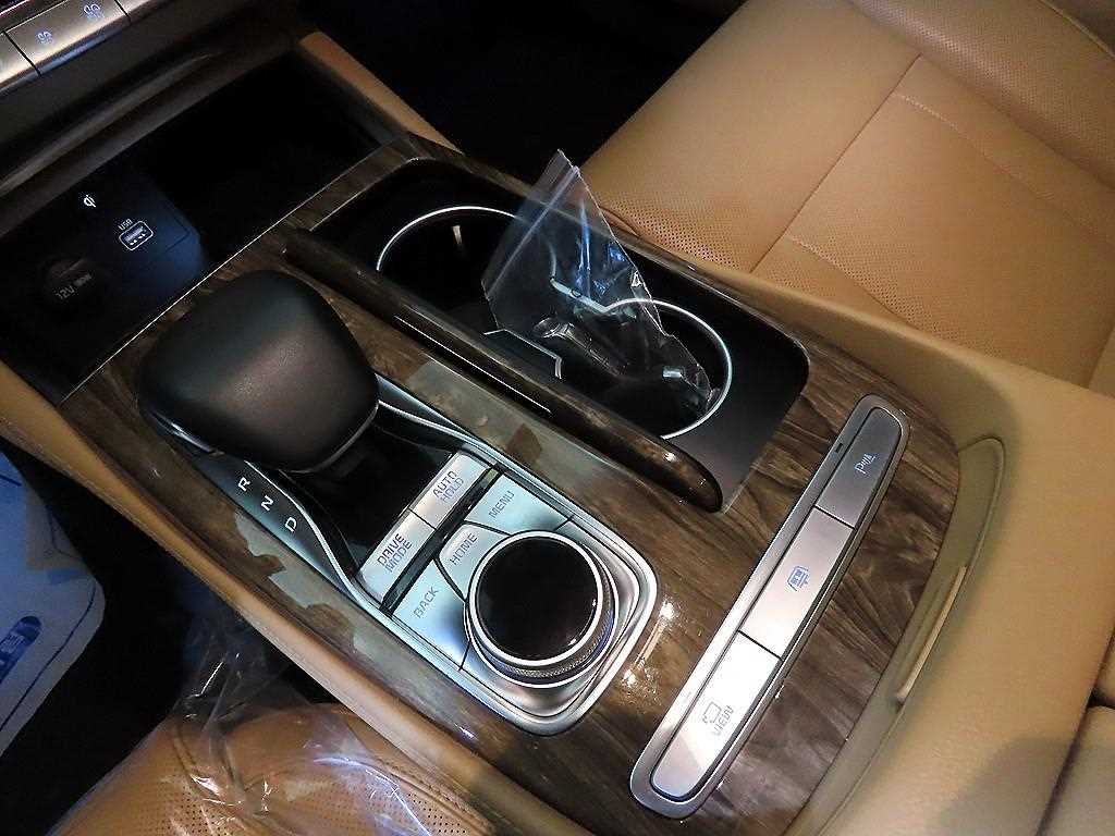 KIA K9 - Vista 12