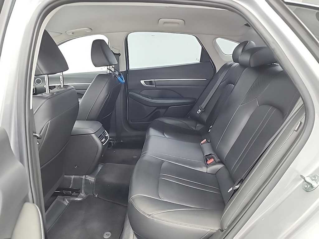 HYUNDAI Sonata - Vista 12