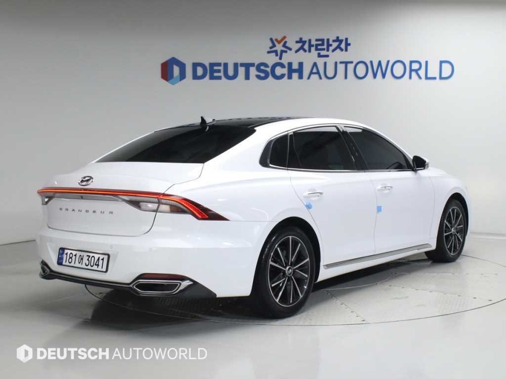 HYUNDAI Grandeur - Vista 2