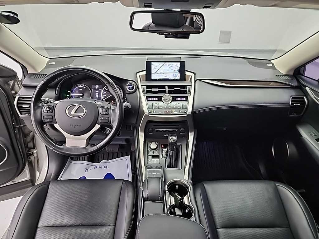 Lexus NX - Vista 7