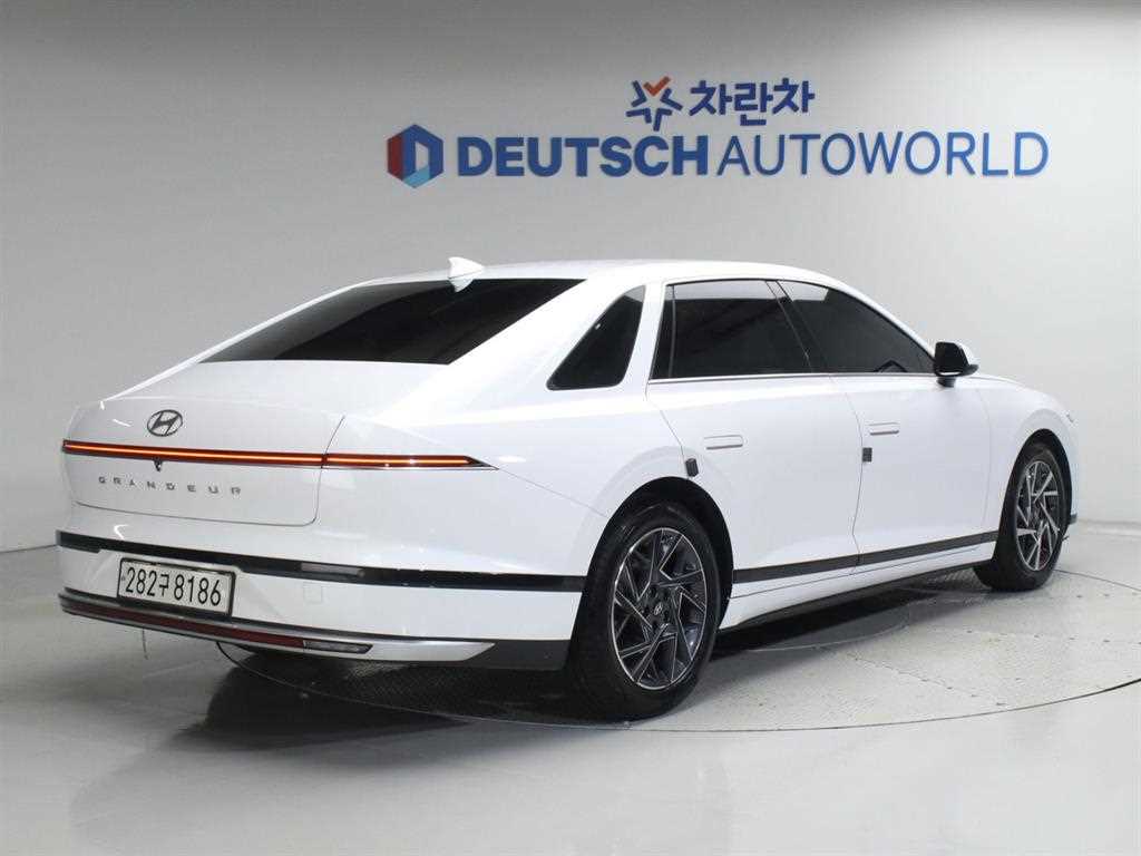 HYUNDAI Grandeur - Vista 2