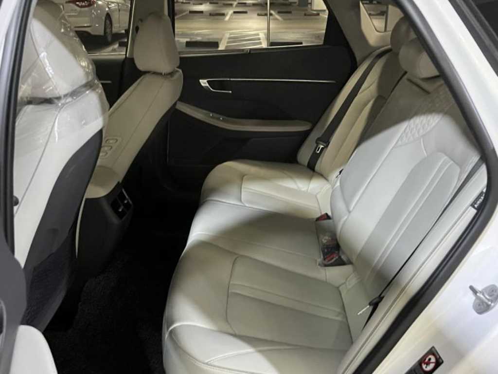 HYUNDAI Sonata - Vista 7