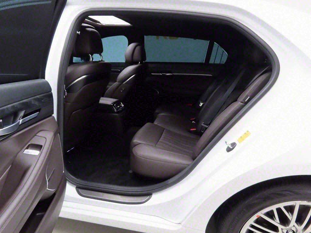 Genesis G90 - Vista 12