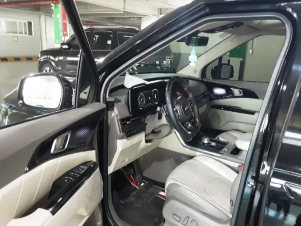 KIA Carnival - Vista 5
