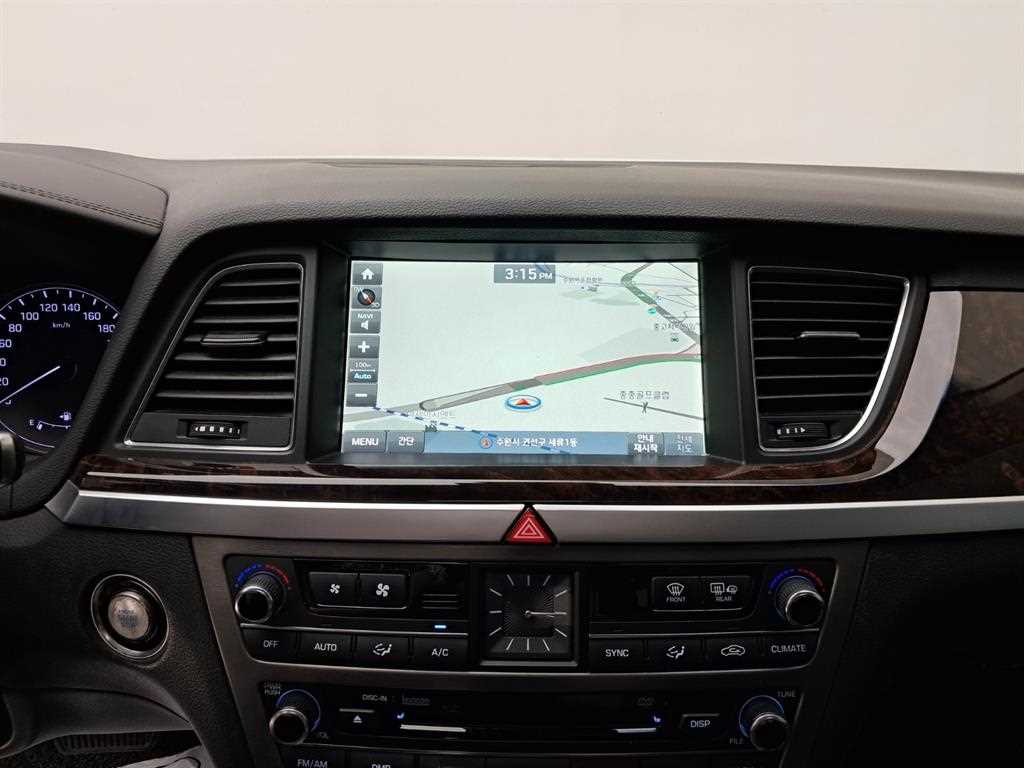 HYUNDAI Genesis - Vista 9