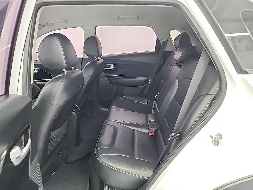 KIA Niro - Vista 12
