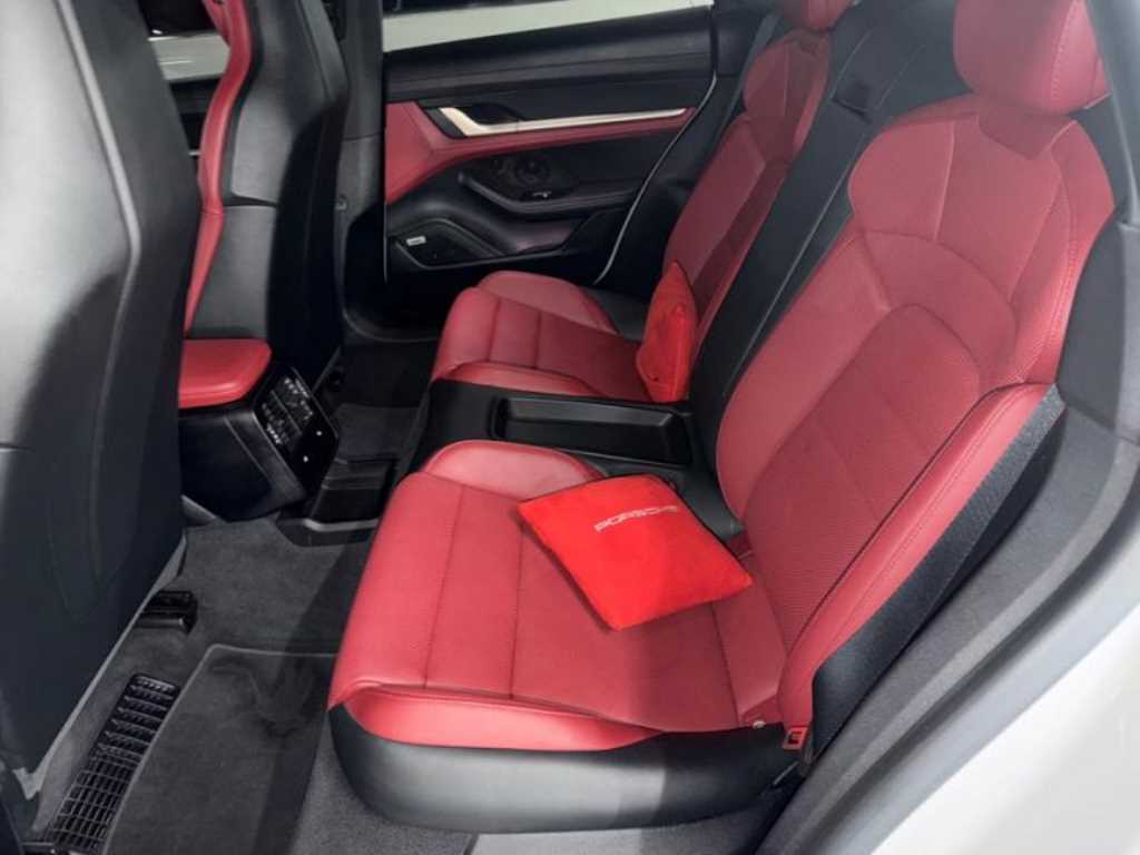 Porsche Taycan - Vista 7