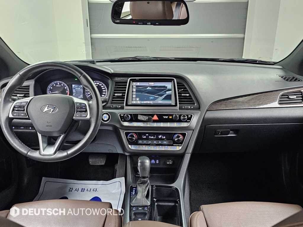 HYUNDAI Sonata - Vista 7