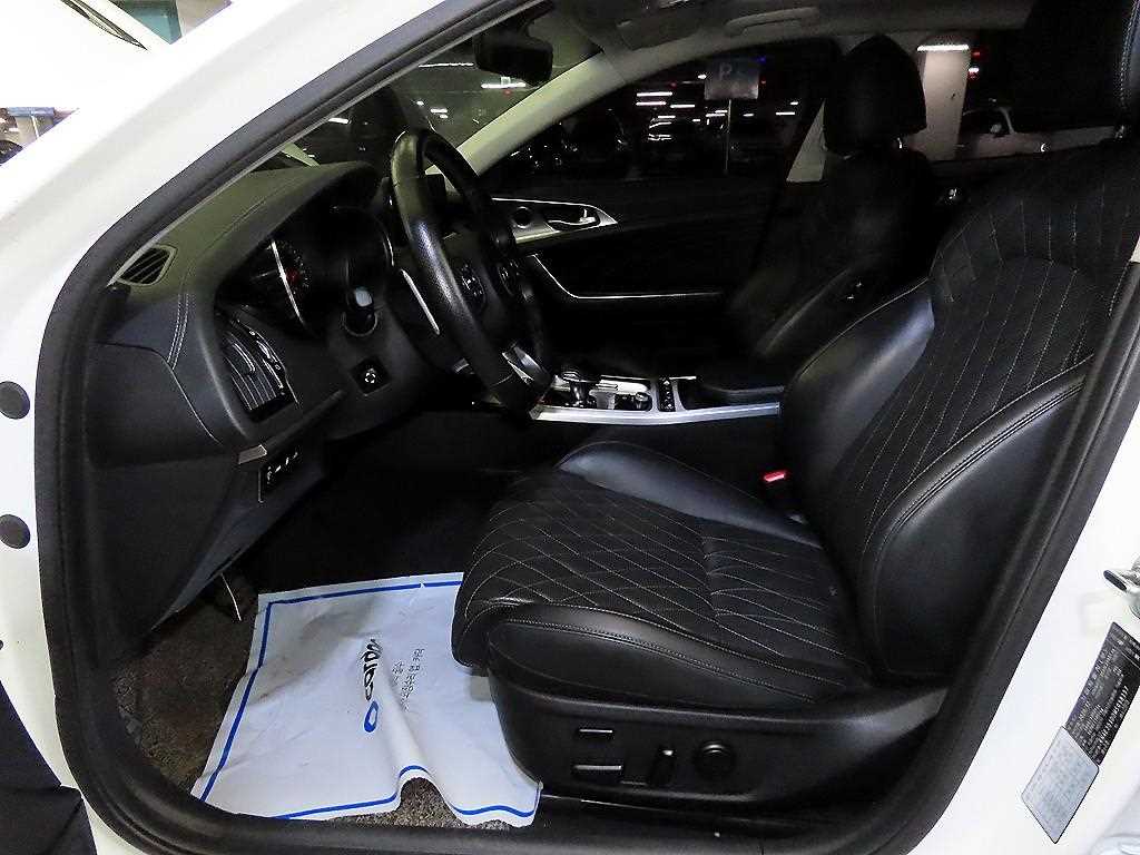 KIA Stinger - Vista 6