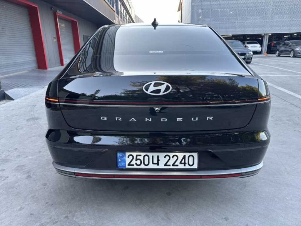 HYUNDAI Grandeur - Vista 4