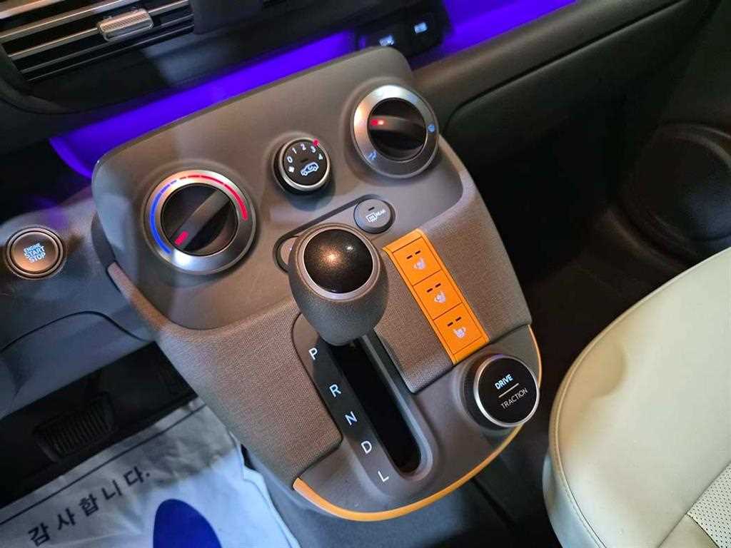HYUNDAI Casper - Vista 11