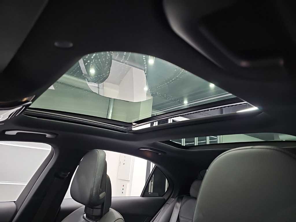 Mercedes Benz C Class 2023 Gris - Importación desde Corea - HF Imports Iquique - Foto 13