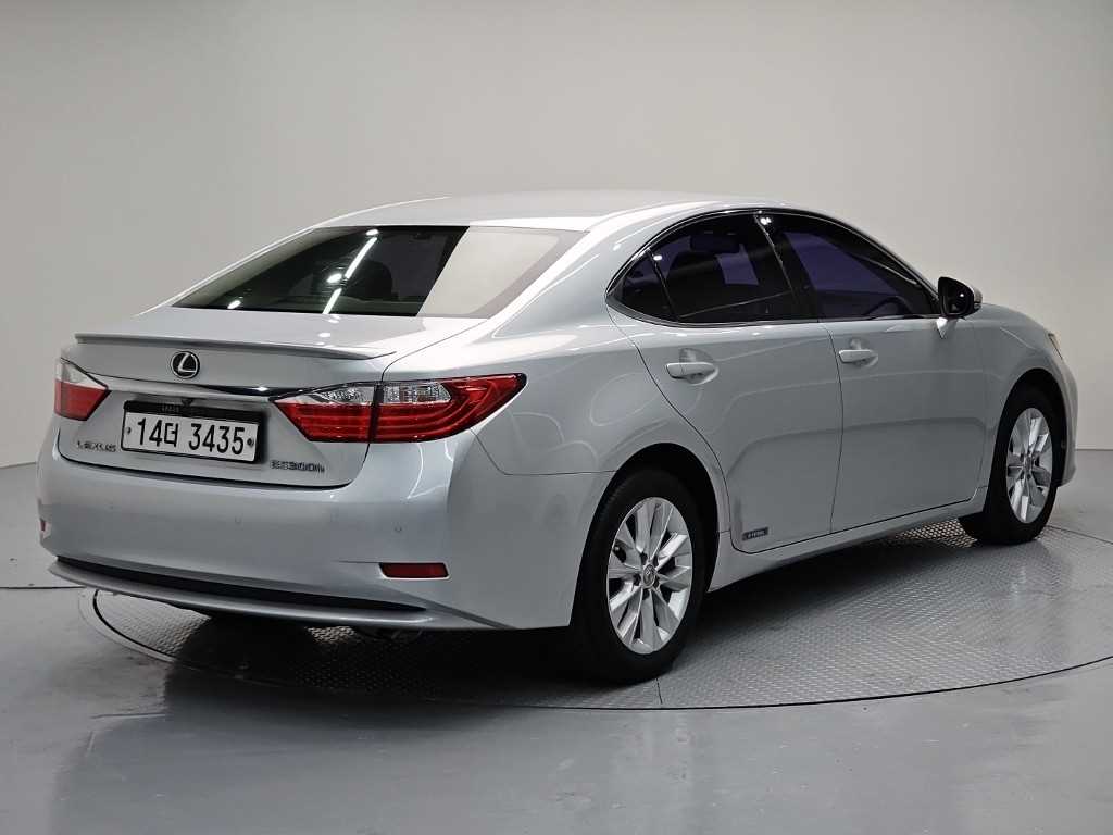 Lexus ES - Vista 4