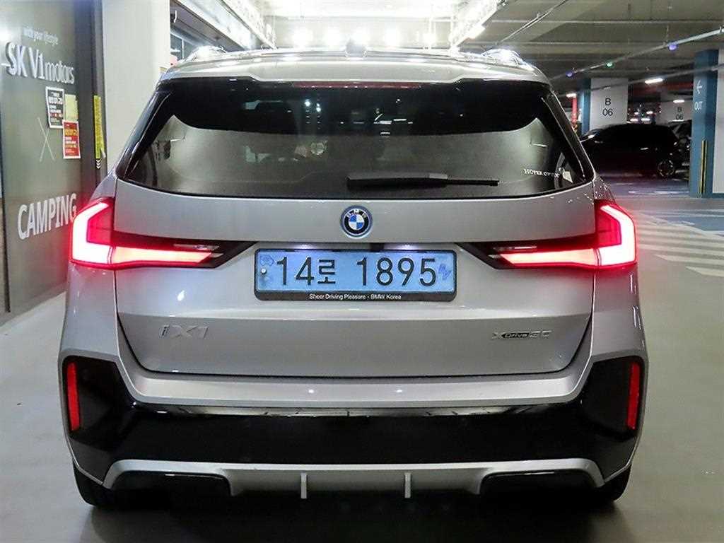BMW iX1 - Vista 5