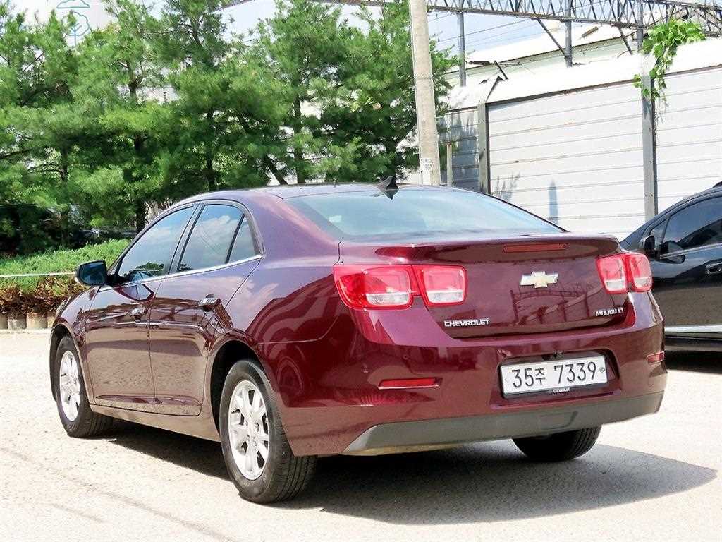 Chevrolet Malibu - Vista 3