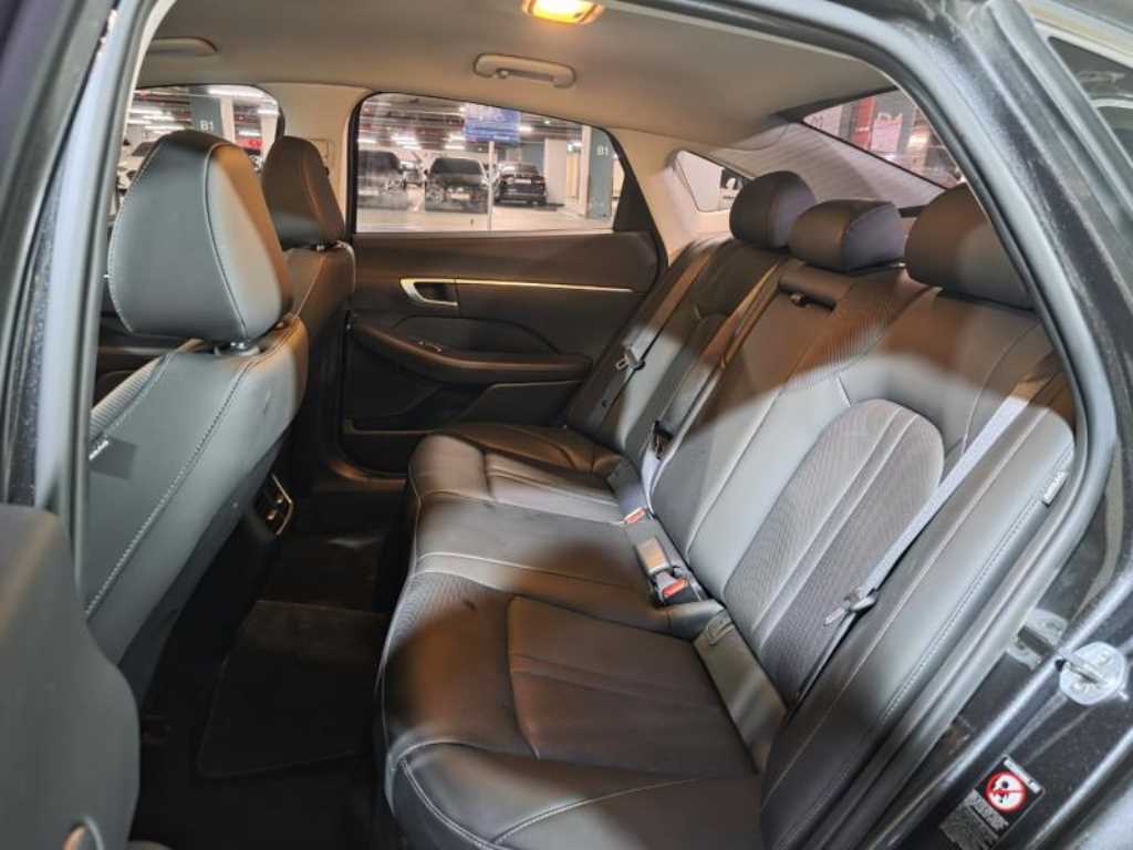 HYUNDAI Sonata - Vista 8