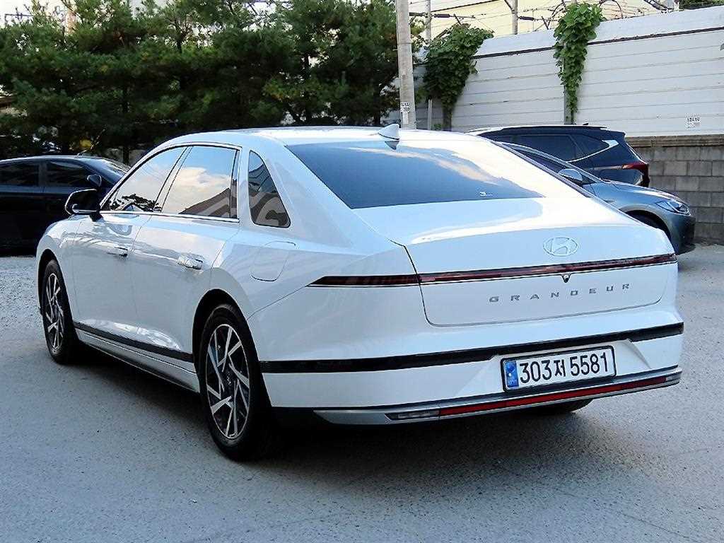 HYUNDAI Grandeur - Vista 3