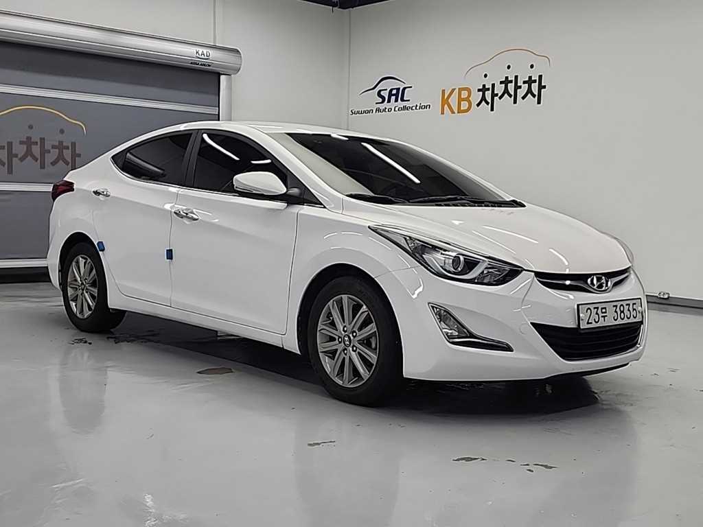 HYUNDAI Avante - Vista 4