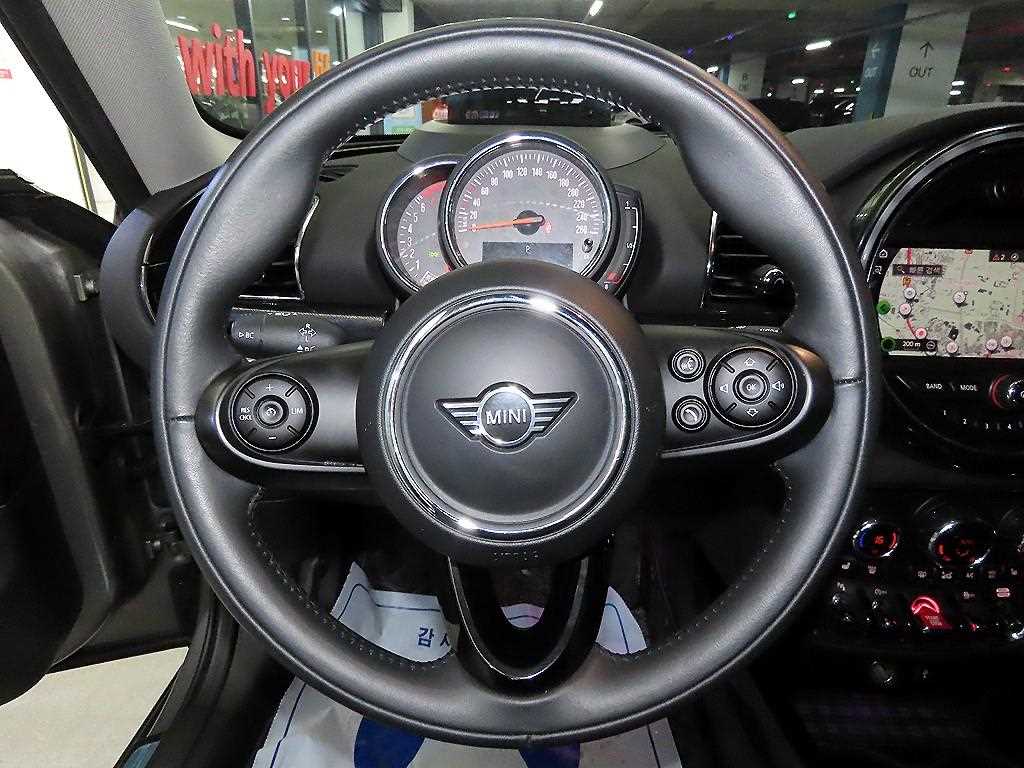 Mini Clubman - Vista 8