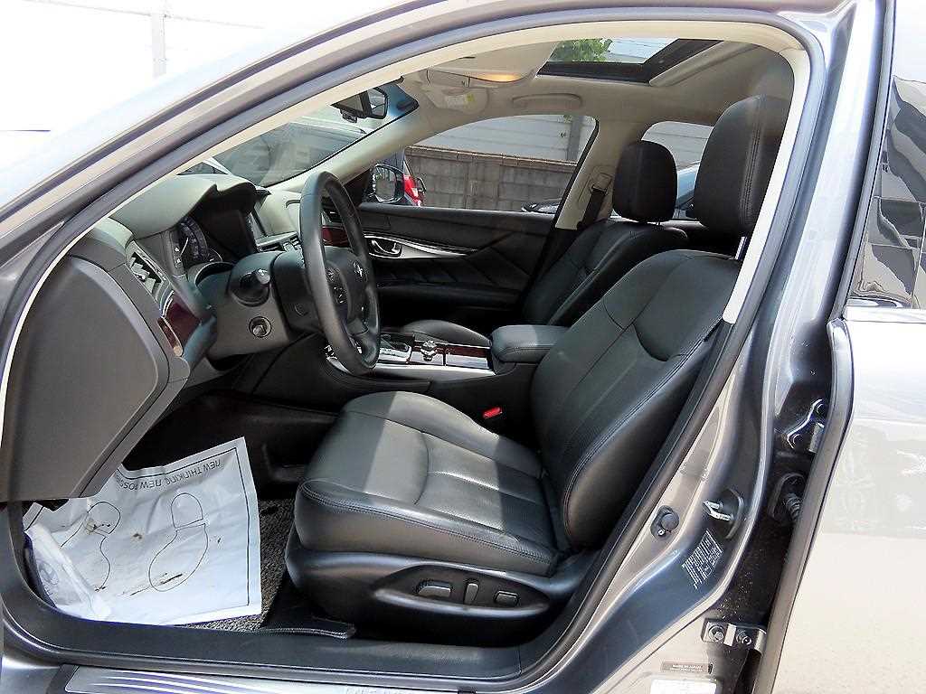 Infiniti Q - Vista 5