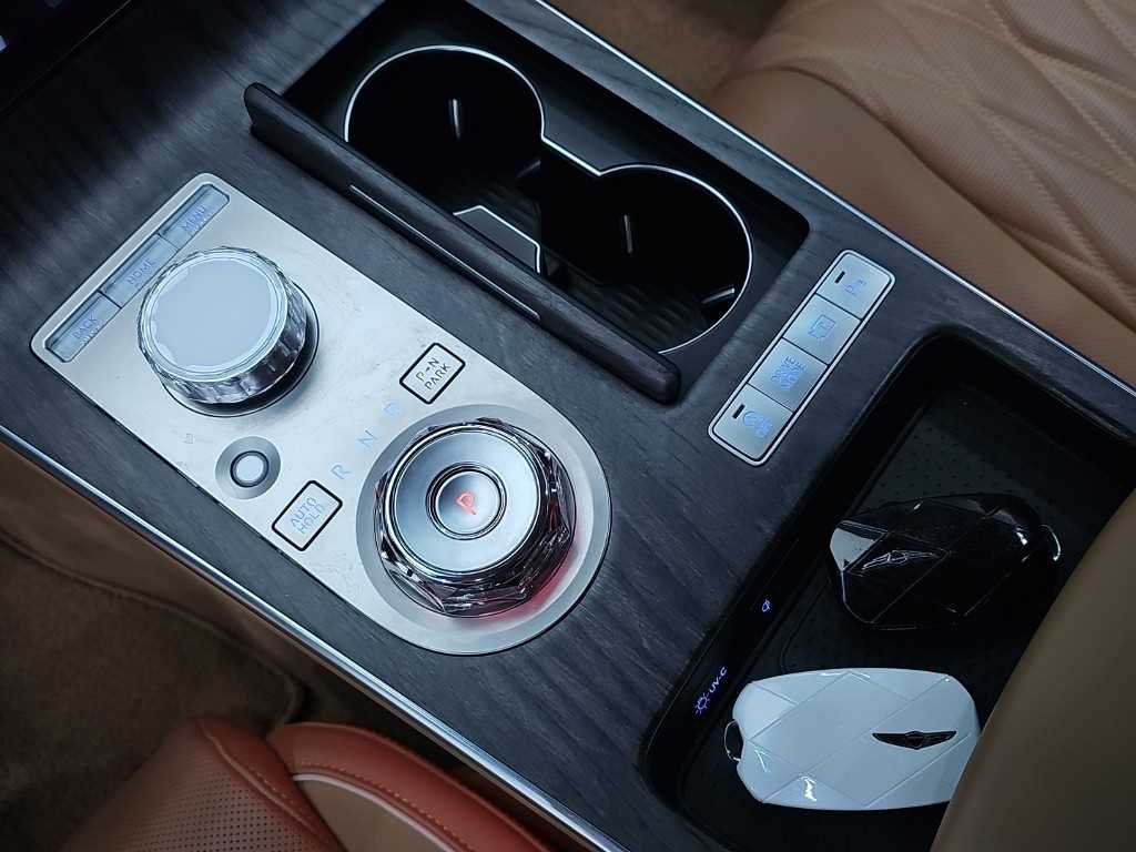 Genesis G80 - Vista 8