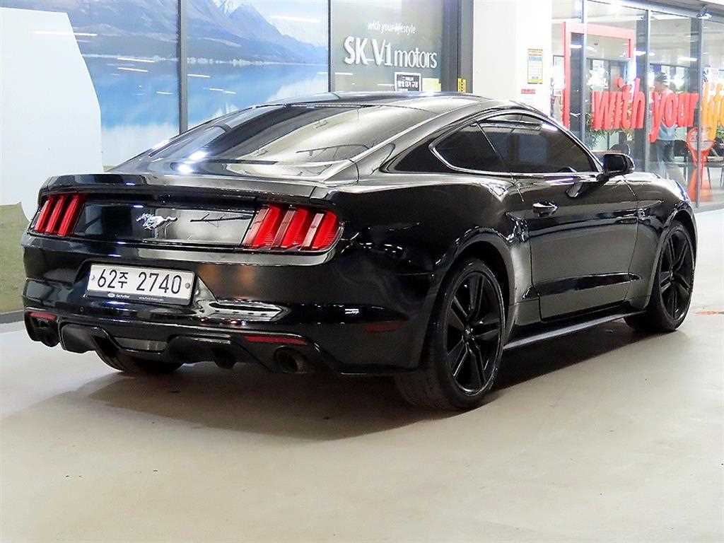 Ford Mustang - Vista 4