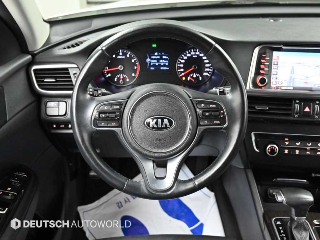 KIA K5 - Vista 9