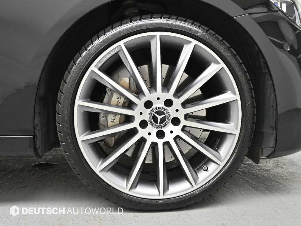 Mercedes Benz E class - Vista 5